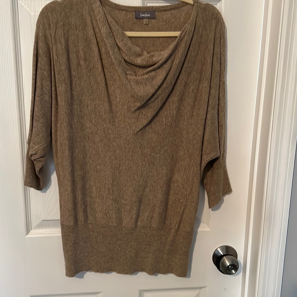 Neiman Marcus Short sleeve sweater